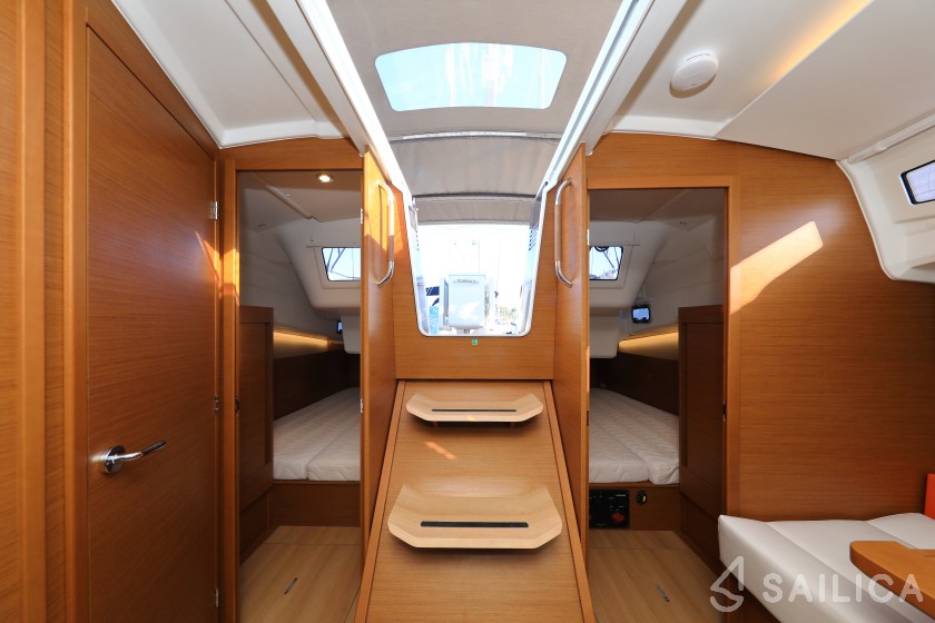 Sun Odyssey 410 - Yacht Charter Sailica