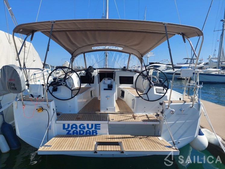 Sun Odyssey 410 - Yacht Charter Sailica