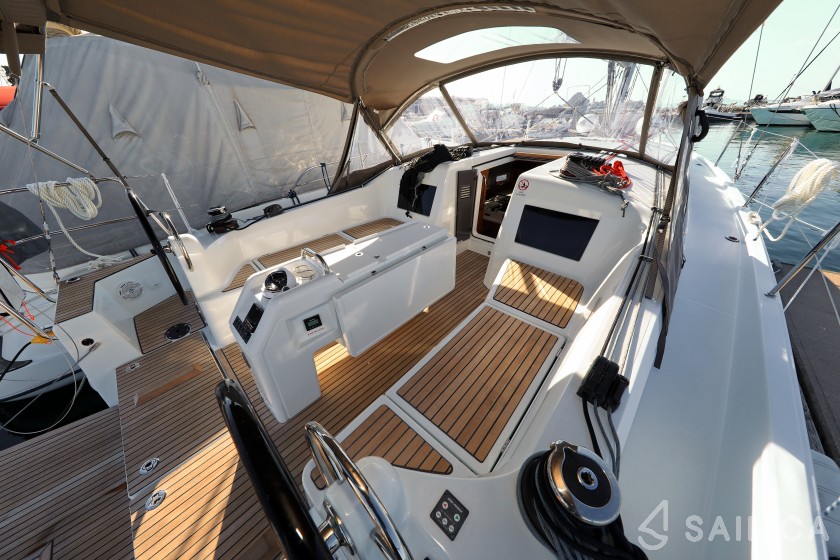 Sun Odyssey 410 - Yacht Charter Sailica