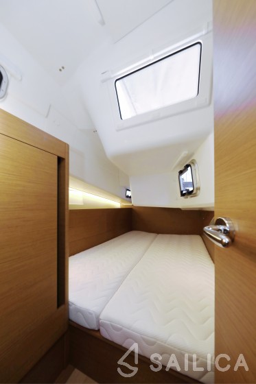 Sun Odyssey 410 - Yacht Charter Sailica