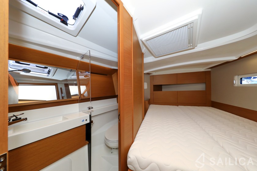 Sun Odyssey 410 - Yacht Charter Sailica