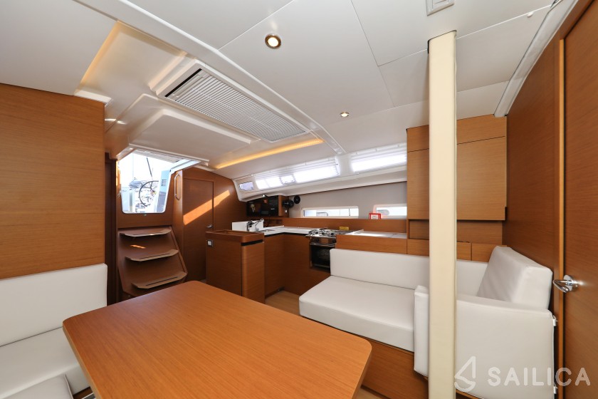 Sun Odyssey 410 - Yacht Charter Sailica