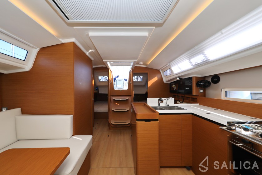 Sun Odyssey 410 - Yacht Charter Sailica