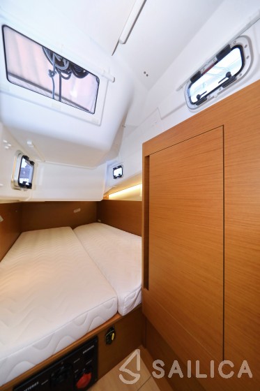 Sun Odyssey 410 - Yacht Charter Sailica