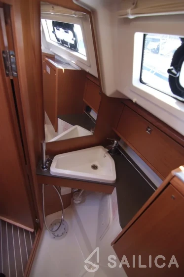 Bavaria 34 Cruiser - Yacht Charter Sailica