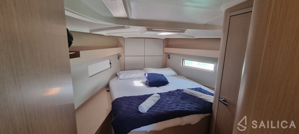 Oceanis 40.1 - Yacht Charter Sailica