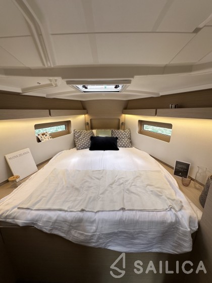 Oceanis 37.1 - Yacht Charter Sailica