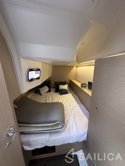 Oceanis 37.1 - Yacht Charter Sailica