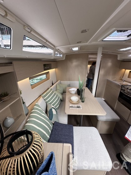Oceanis 37.1 - Yacht Charter Sailica