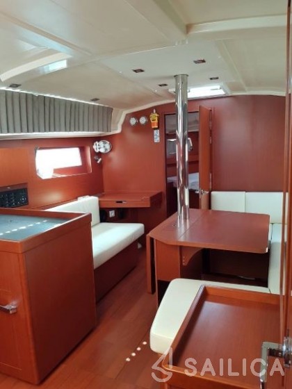 Oceanis 41.1 - Yacht Charter Sailica