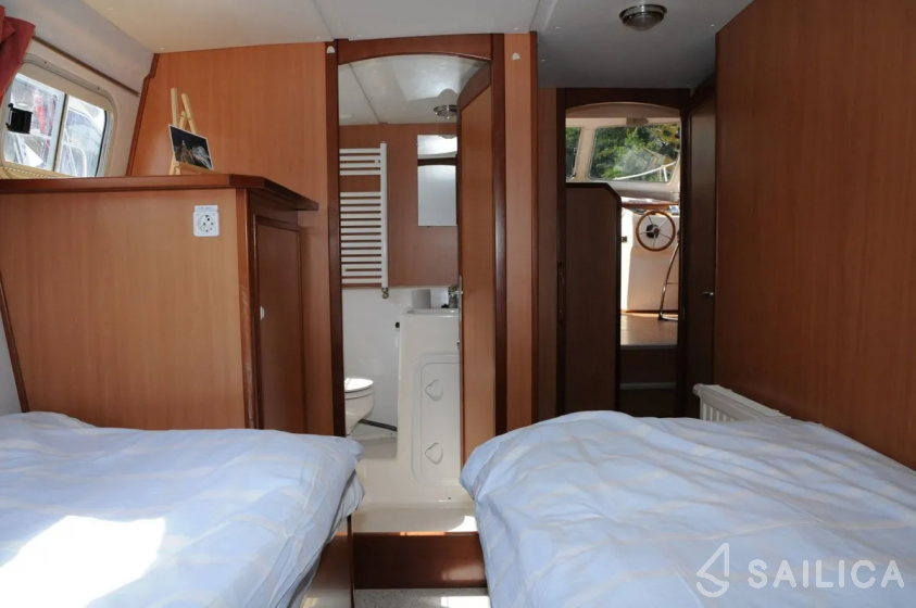 Tarpon 42 - Yacht Charter Sailica
