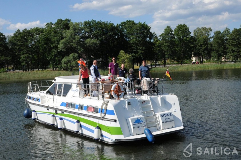 Tarpon 42 - Yacht Charter Sailica