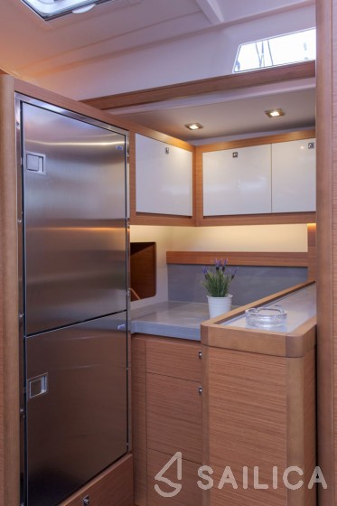 Dufour 530 - Yacht Charter Sailica
