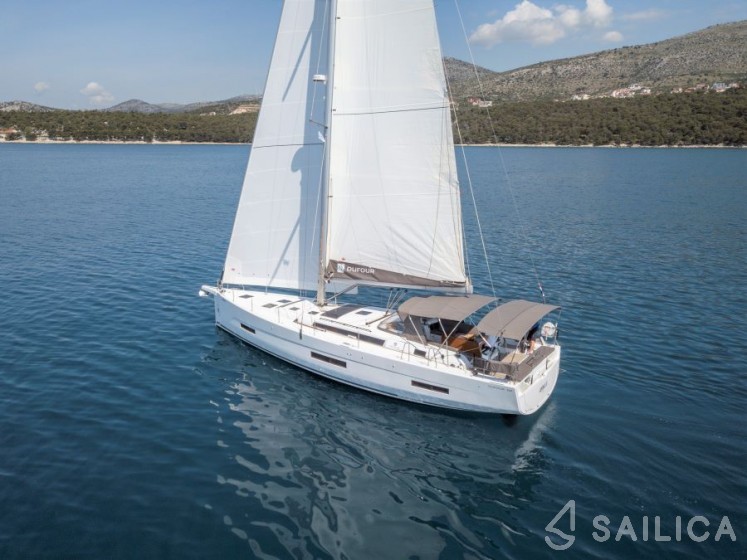 Dufour 530 - Yacht Charter Sailica