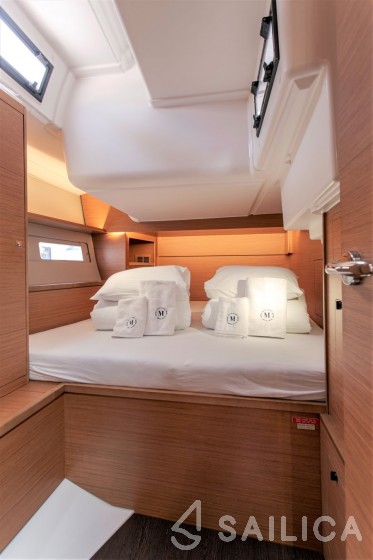 Dufour 530 - Yacht Charter Sailica