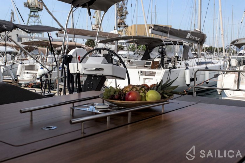 Dufour 530 - Yacht Charter Sailica