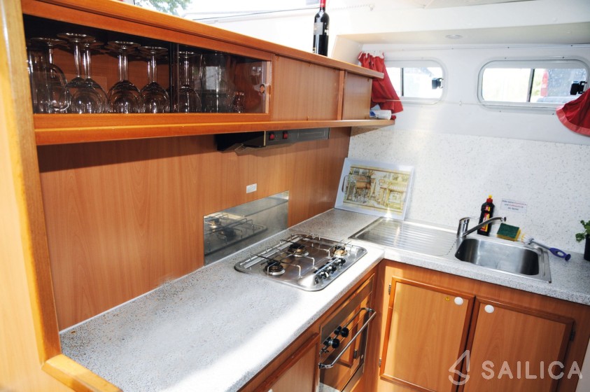 Tarpon 42 - Yacht Charter Sailica