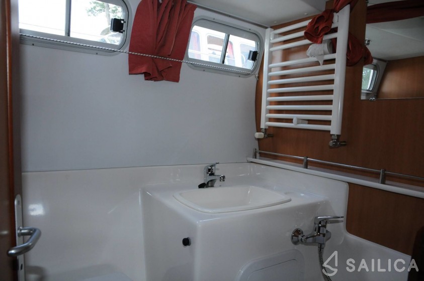 Tarpon 42 - Yacht Charter Sailica