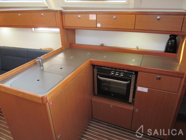 Bavaria 37 Cruiser - Yacht Charter Sailica