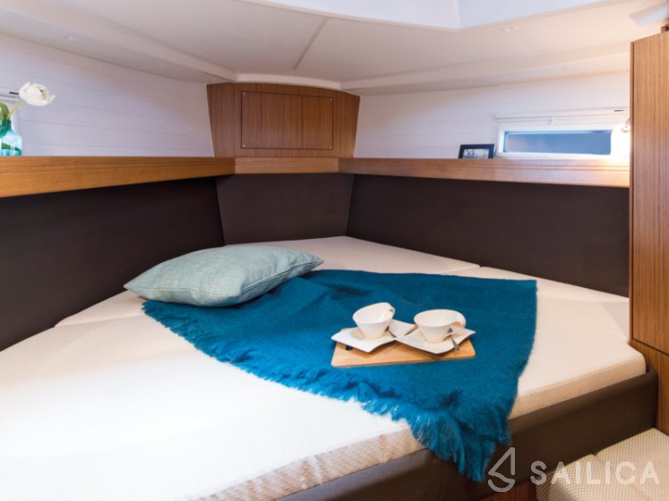Bavaria 37 Cruiser - Yacht Charter Sailica