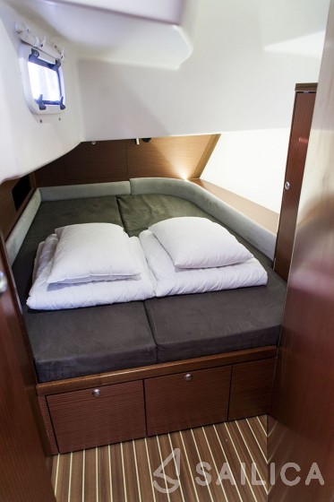 Delphia 47 - Yacht Charter Sailica