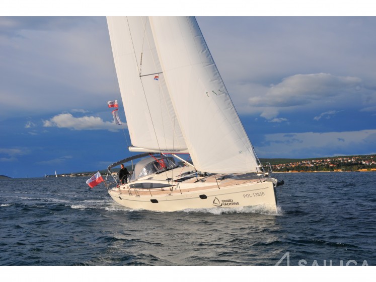 Delphia 47 - Yacht Charter Sailica