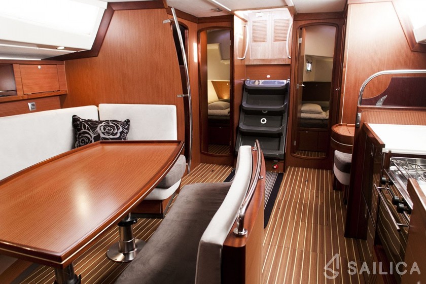 Delphia 47 - Yacht Charter Sailica