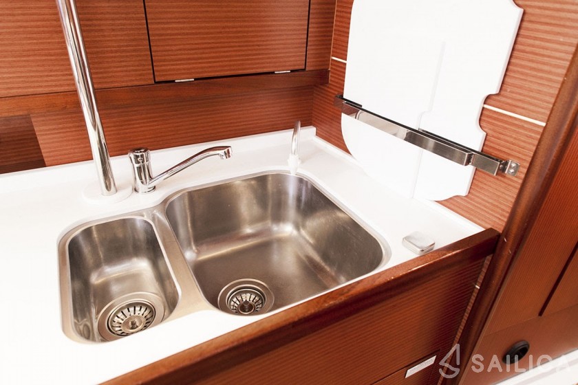 Delphia 47 - Yacht Charter Sailica