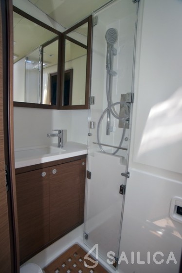 Lagoon 52F - Yacht Charter Sailica