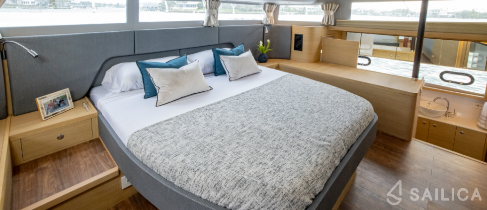 Aquila 54 - Yacht Charter Sailica