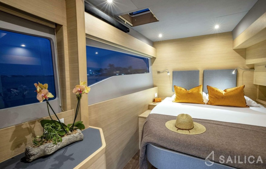 Aquila 54 - Yacht Charter Sailica