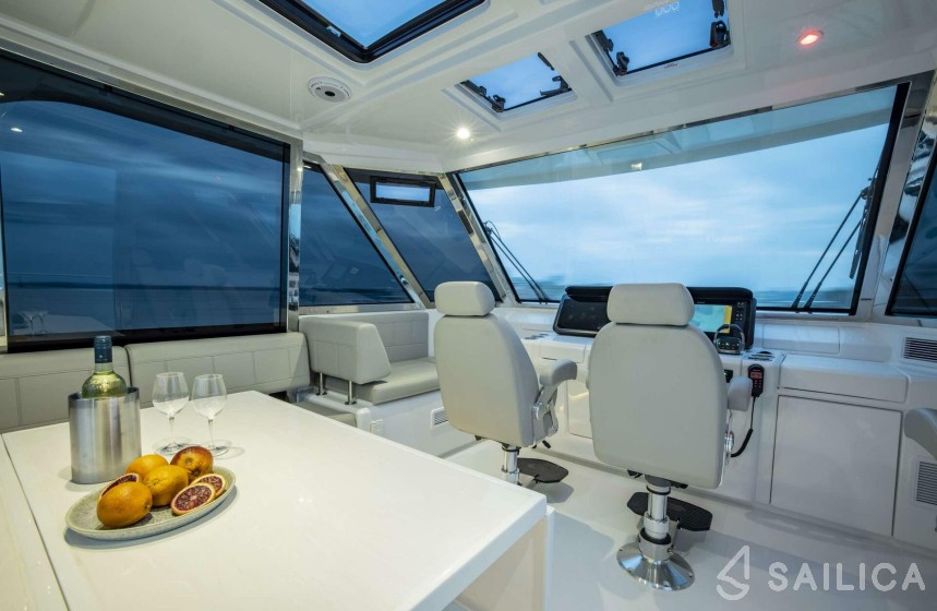 Aquila 54 - Yacht Charter Sailica