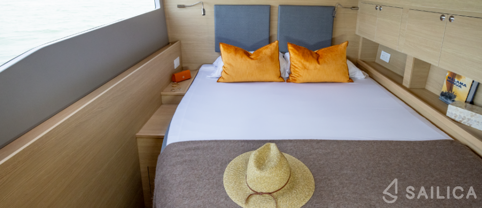 Aquila 54 - Yacht Charter Sailica