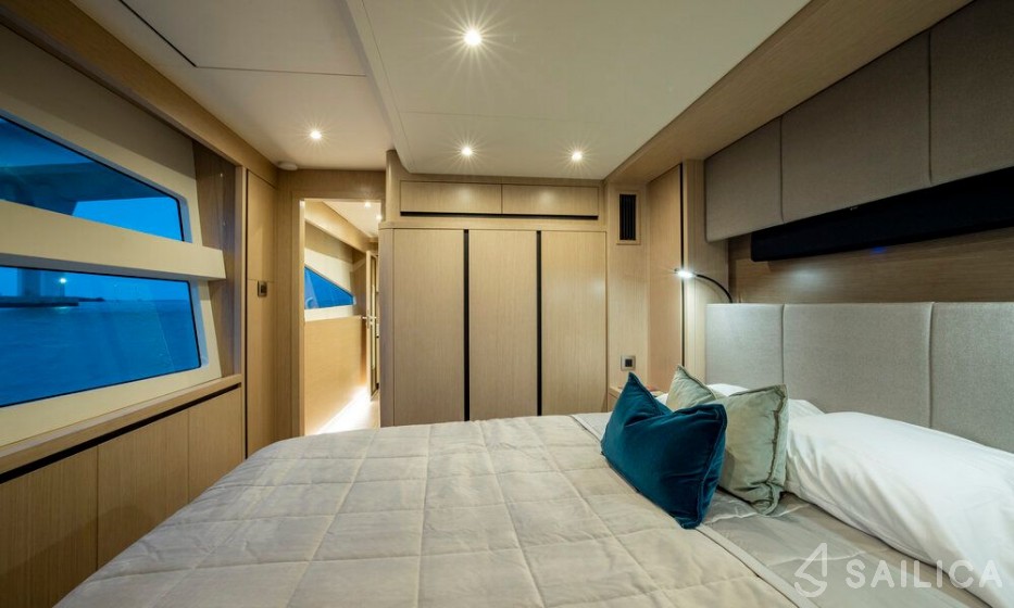 Aquila 54 - Yacht Charter Sailica
