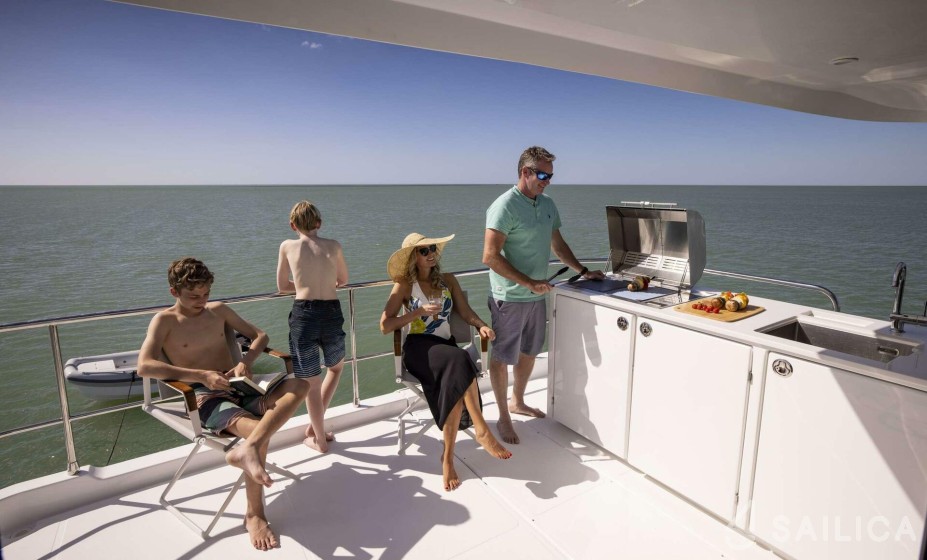 Aquila 54 - Yacht Charter Sailica