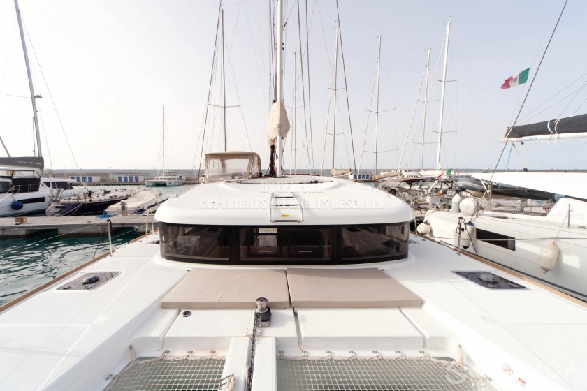 Lagoon 40 - Yacht Charter Sailica