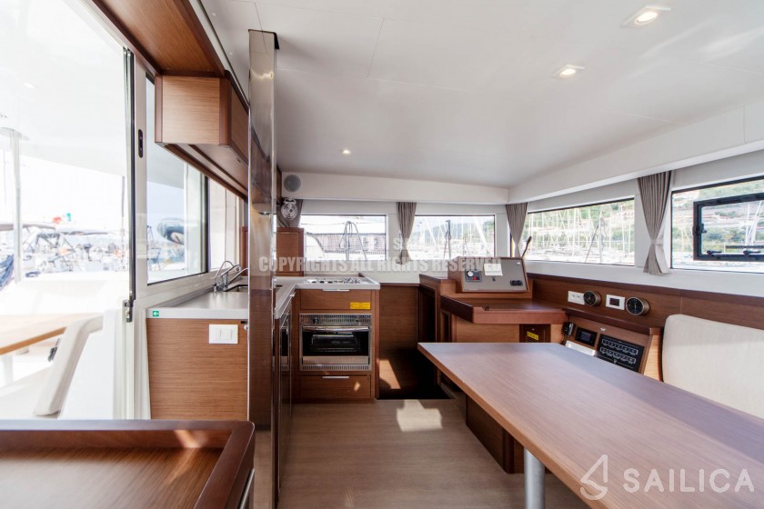 Lagoon 40 - Yacht Charter Sailica