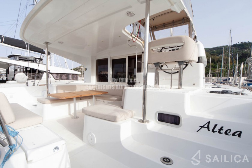 Lagoon 40 - Yacht Charter Sailica