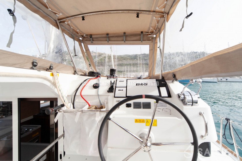 Lagoon 40 - Yacht Charter Sailica