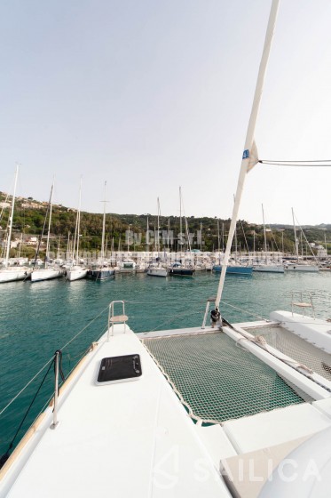 Lagoon 40 - Yacht Charter Sailica