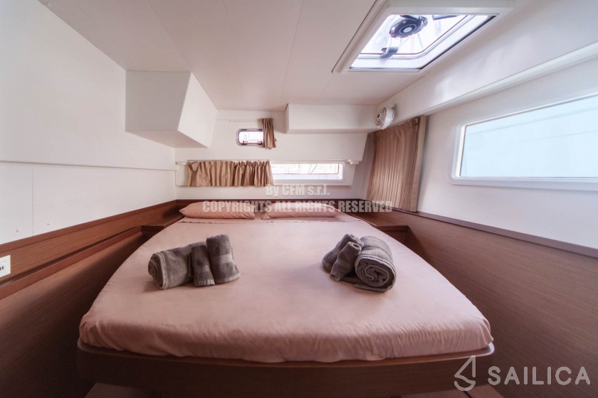 Lagoon 40 - Yacht Charter Sailica