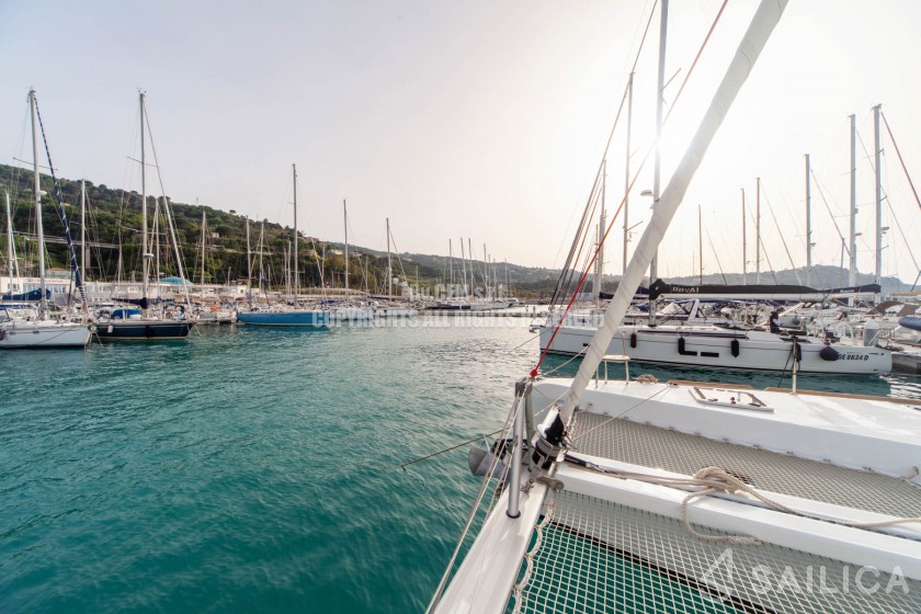 Lagoon 40 - Yacht Charter Sailica