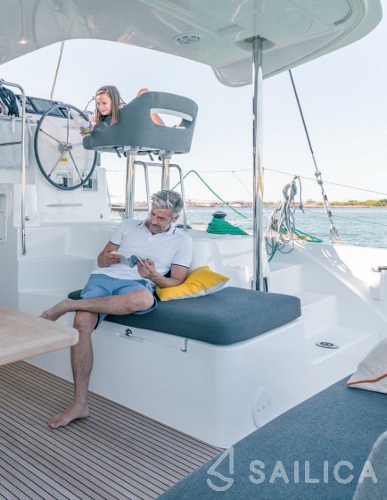 Lagoon 40 - Yacht Charter Sailica