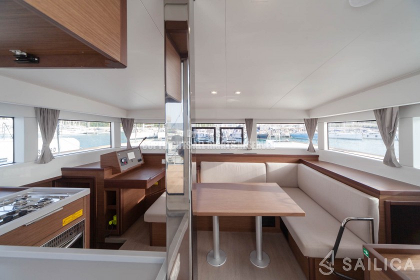 Lagoon 40 - Yacht Charter Sailica