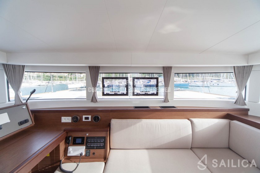 Lagoon 40 - Yacht Charter Sailica