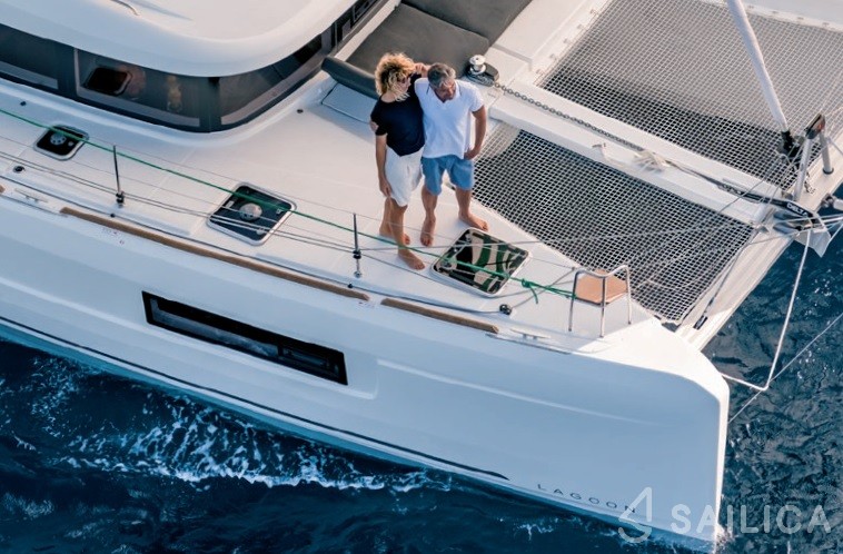 Lagoon 40 - Yacht Charter Sailica