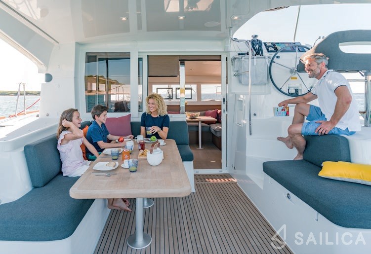 Lagoon 40 - Yacht Charter Sailica