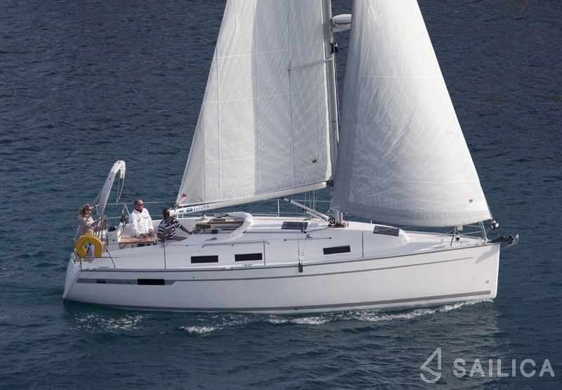 Bavaria 32 Cruiser - Yacht Charter Sailica