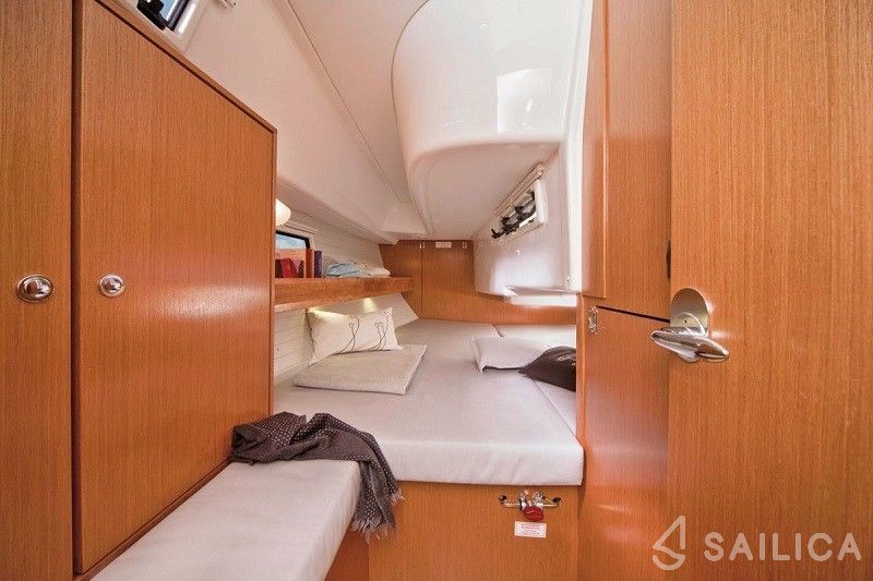 Bavaria 32 Cruiser - Yacht Charter Sailica