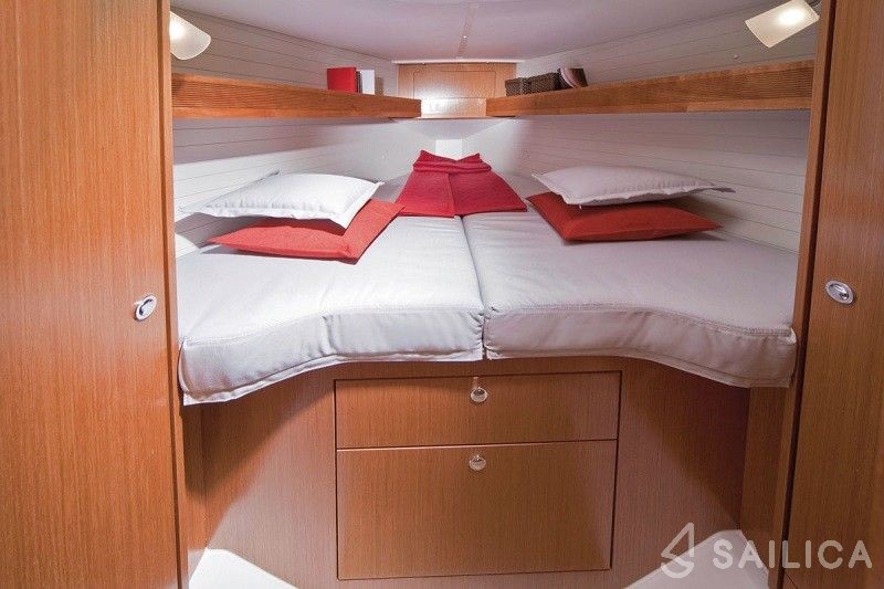 Bavaria 32 Cruiser - Yacht Charter Sailica